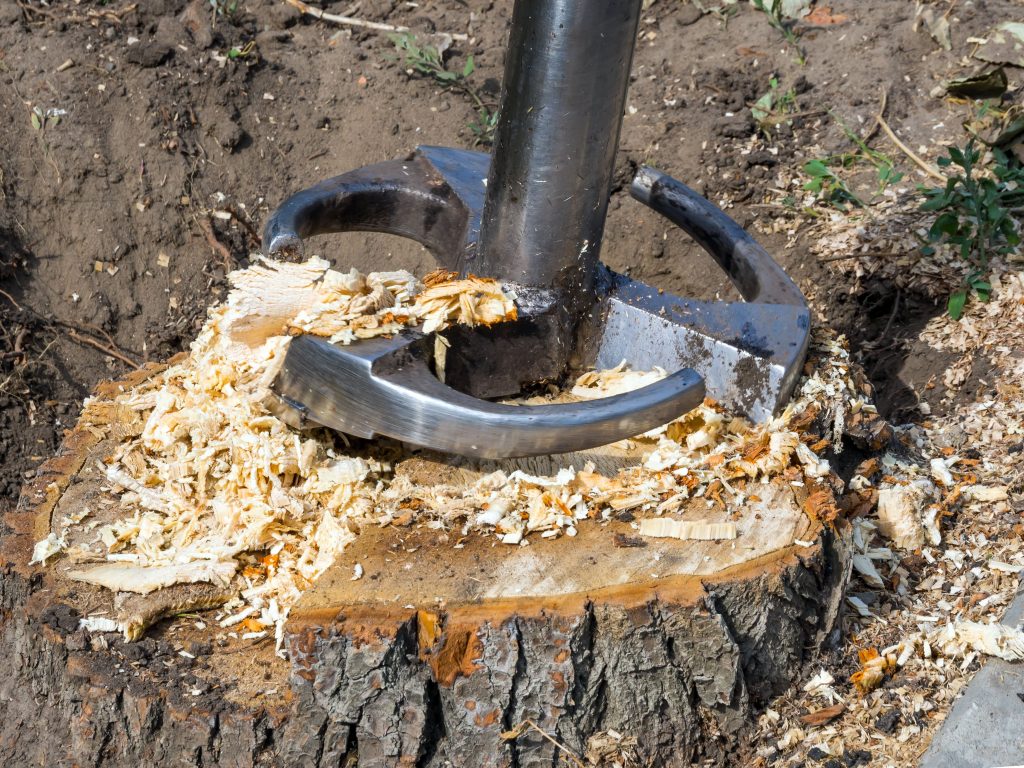 How does a stump planer work